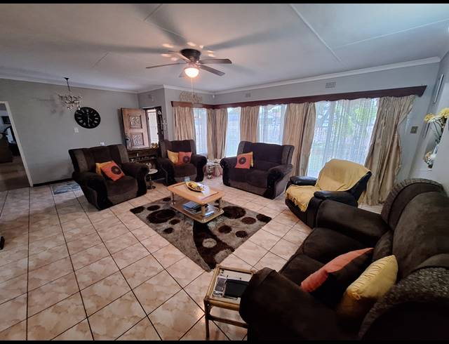 3 BEDROOM HOUSE FOR SALE IN VANDERBIJLPARK SE 7